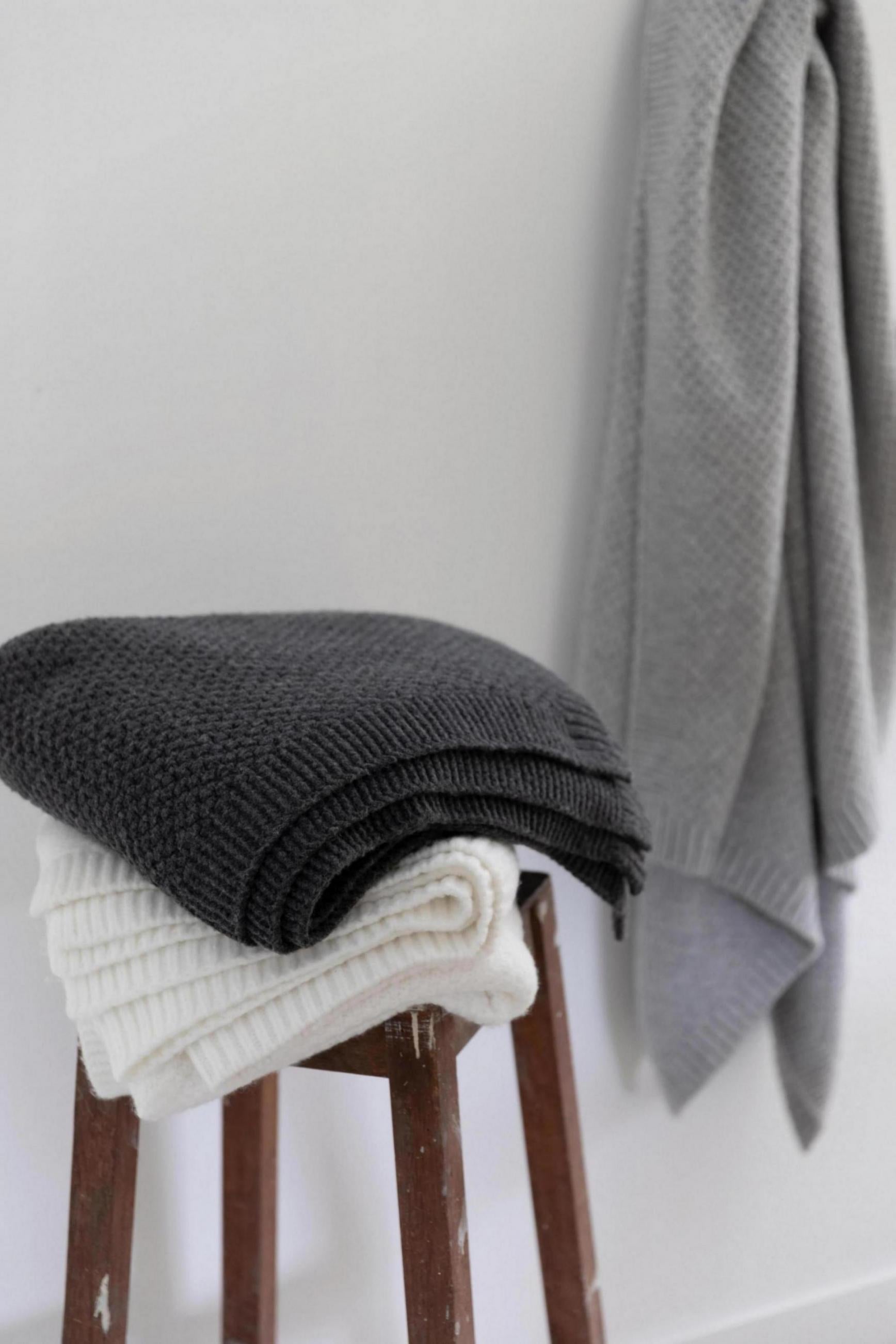 Gebreide gerecycleerde plaid Danilo Neige 130 X 160