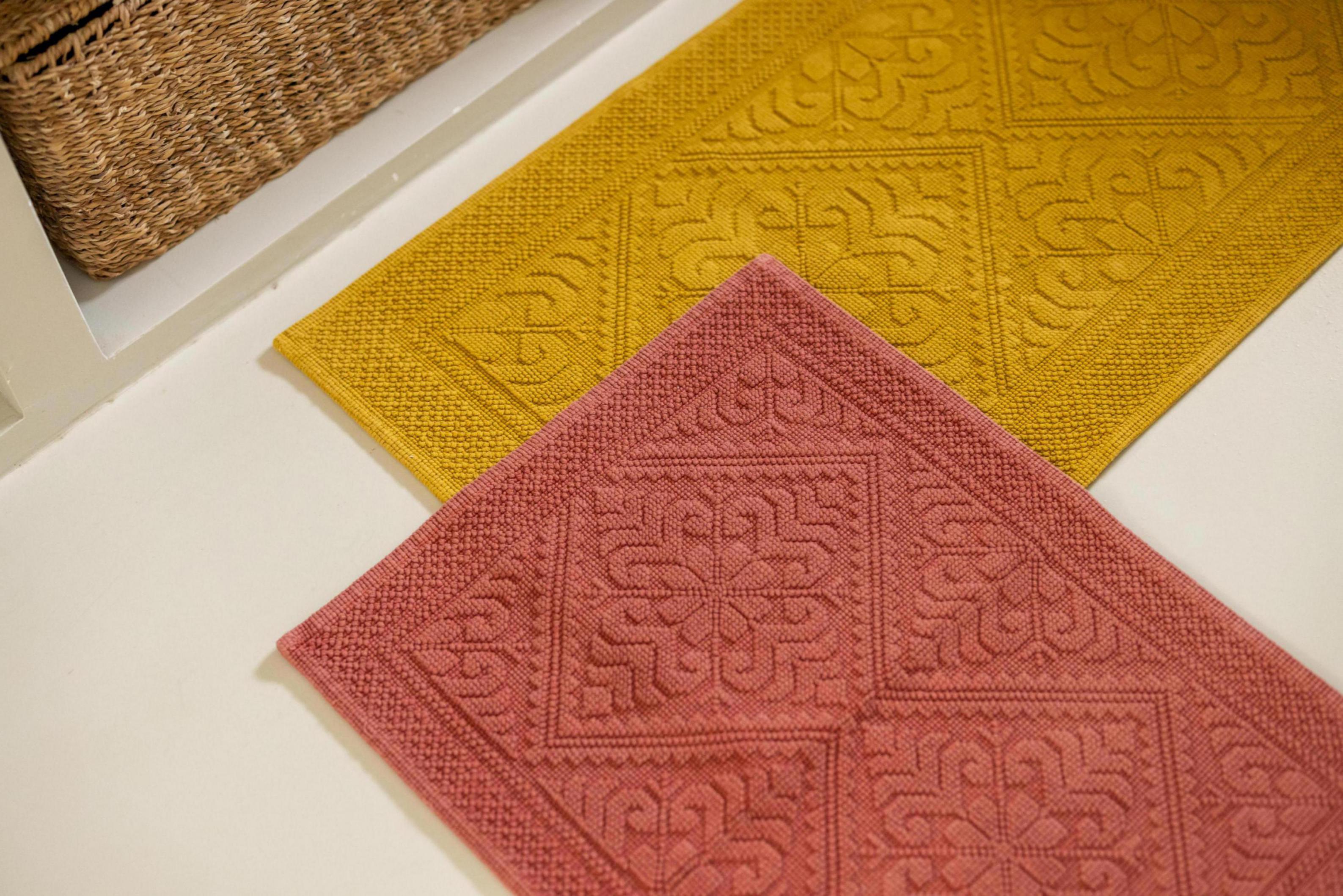 Enzo badmat Safran 54 X 64