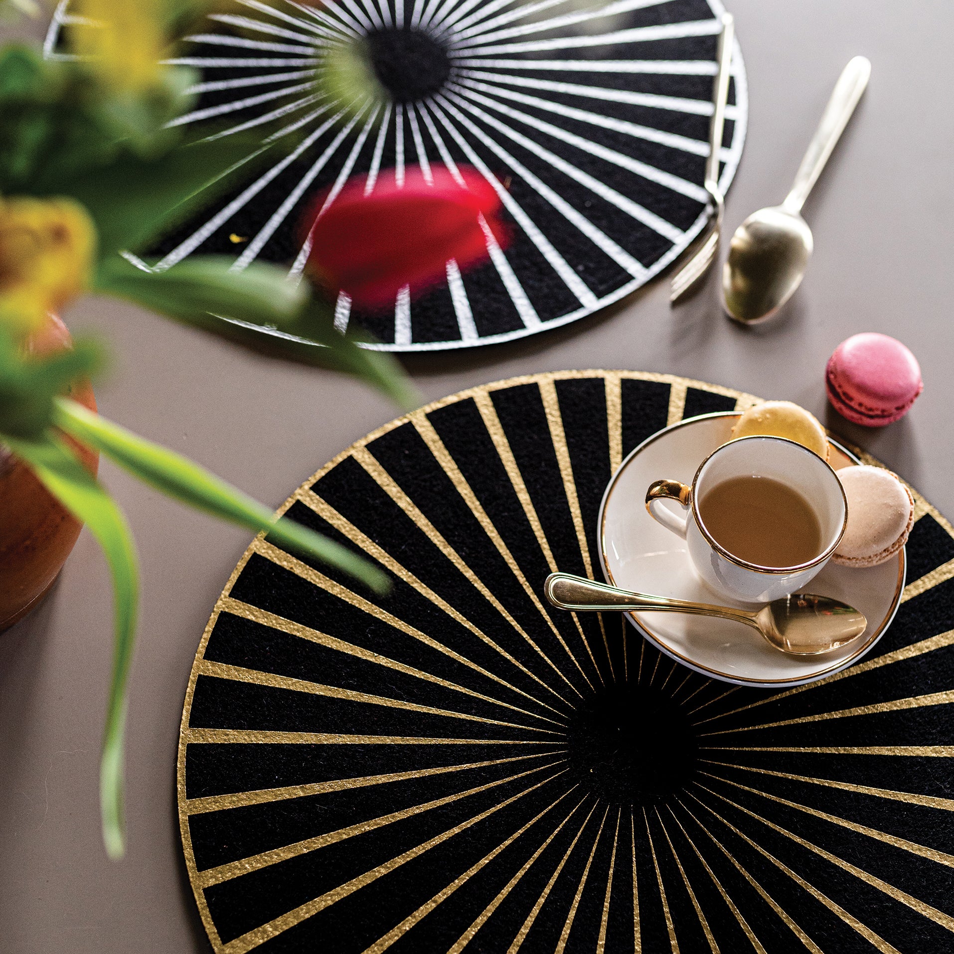 Raini vilt placemat set Noir/Or Diameter 40