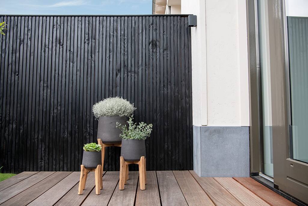 Patt XL (Feet High), Black Washed