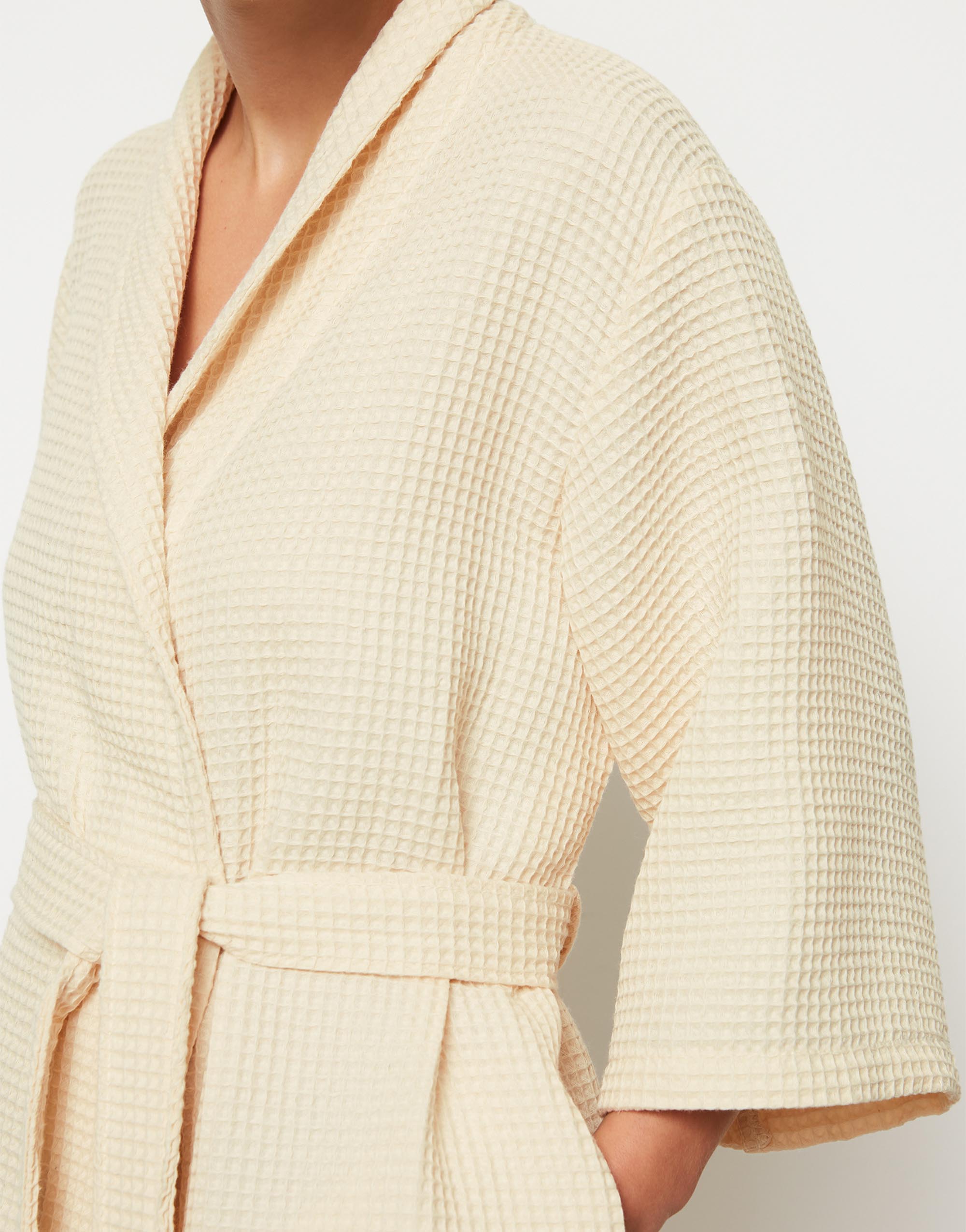 Essential Women Badjas - L