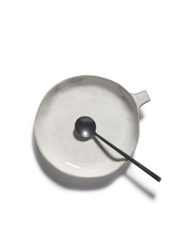 Serax - Marie Michielssen - BORD MET HANDVAT OFF WHITE LA MÈRE