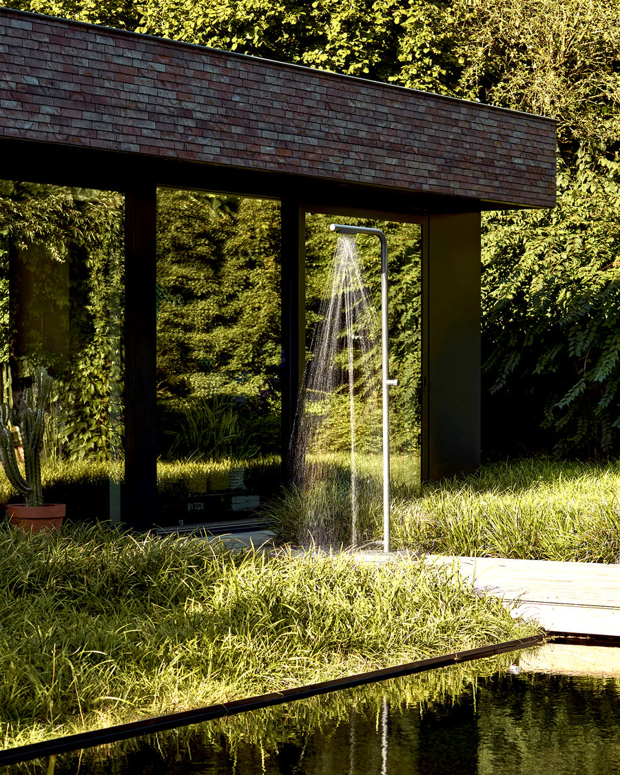 Levantijnse buitendouche Zwart