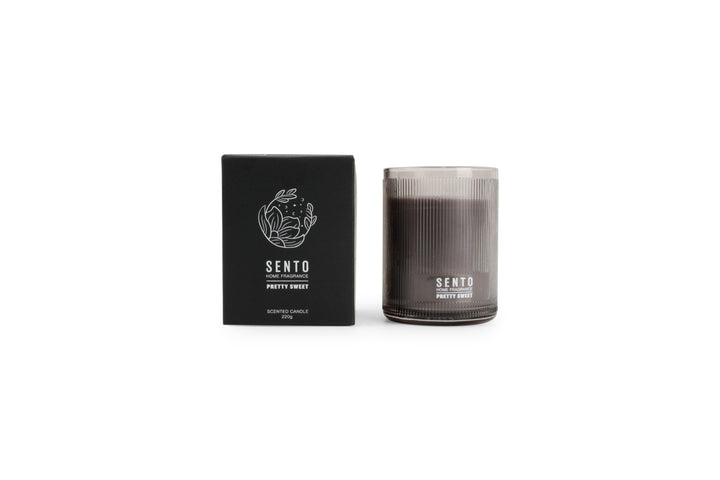 Salt &amp; Pepper - Geurkaars 220g pretty sweet Sento