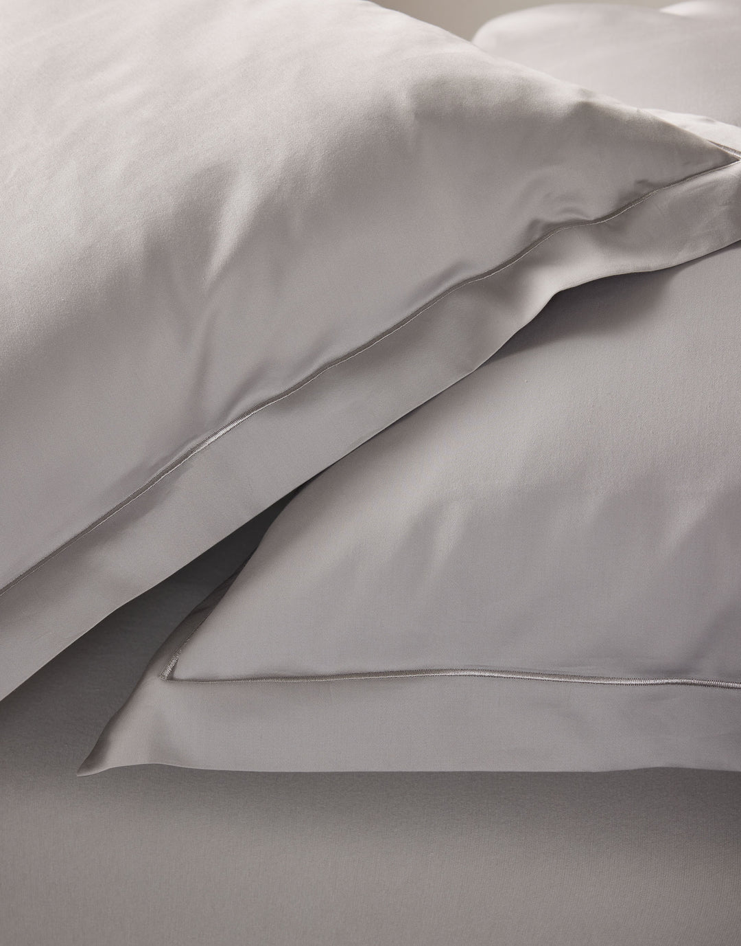 Essenza | Aziza Dekbedovertrek - 2p set 240x220+2/60x70, Cloud Grey