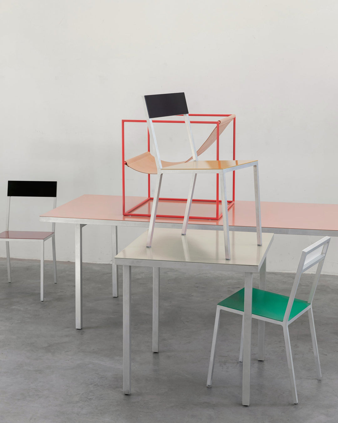 Eettafel L Roze Alu