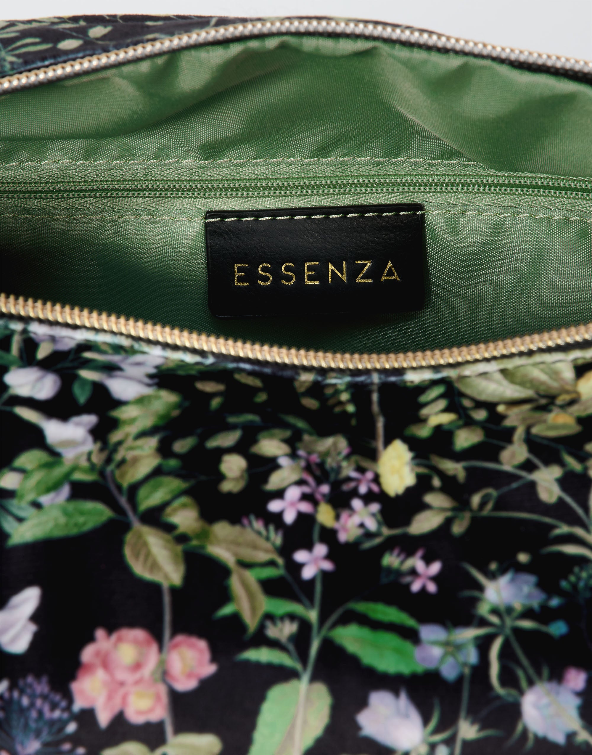 Megan Augustina Tas - 20x8x11