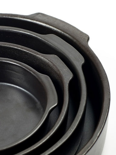 Serax - Pascale Naessens - OVENSCHOTEL M ZWART PURE