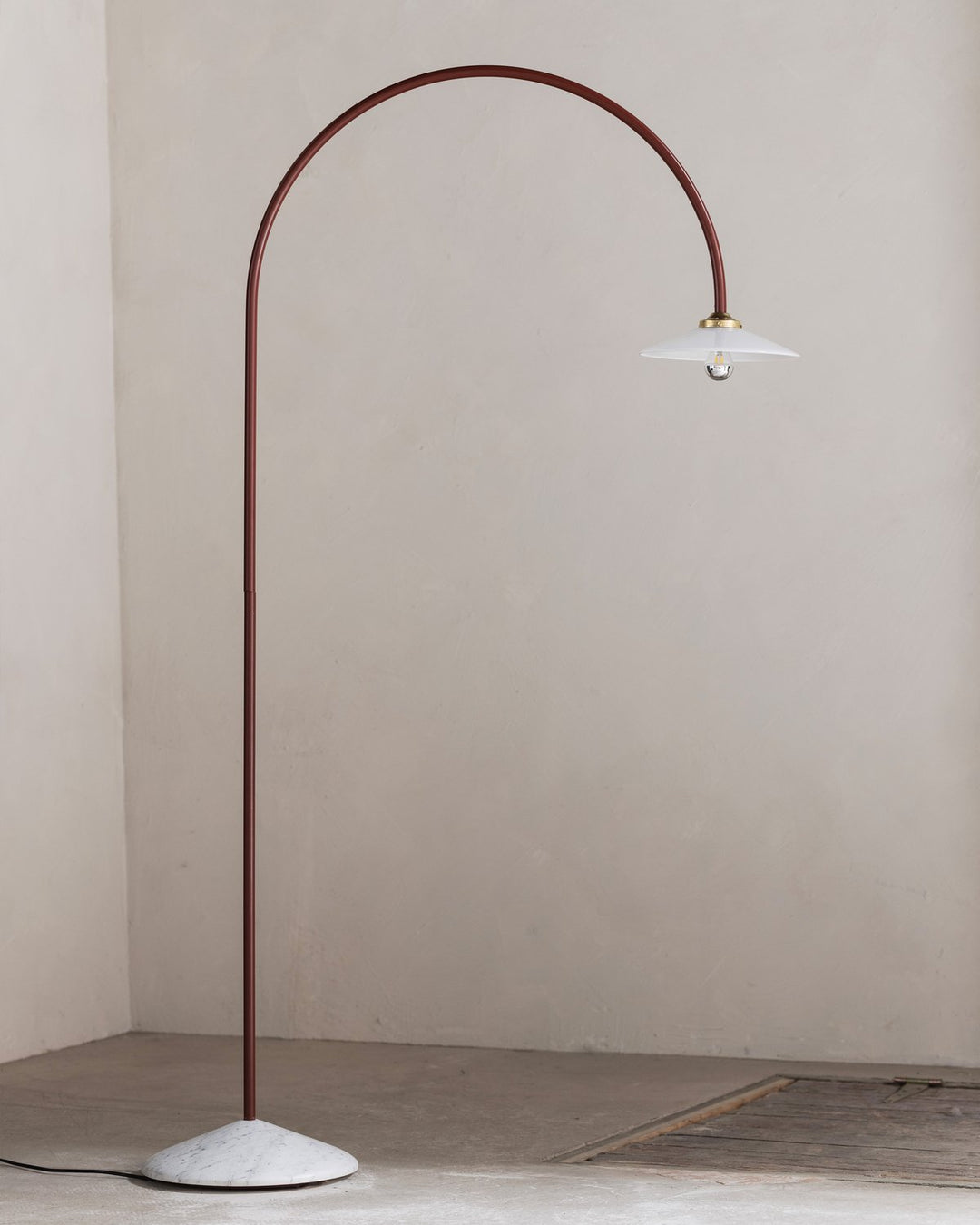Serax - muller van severen - Staande Lamp Marmer N°2 Menie Rood