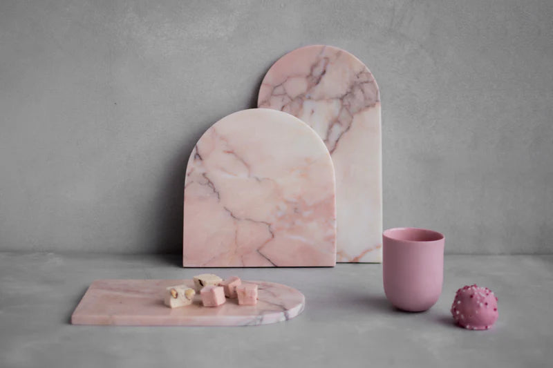 Kiwano Concepts - Roze Marmer Gebogen Schotel (18x35x2cm)