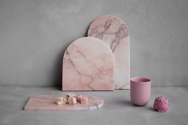 Kiwano Concepts - Roze Marmer Gebogen Schotel (18x35x2cm)