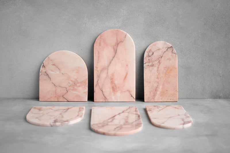 Kiwano Concepts - Roze Marmer Gebogen Schotel (18x35x2cm)