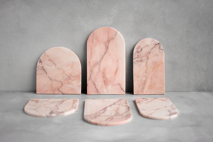 Kiwano Concepts - Roze Marmer Gebogen Schotel (18x35x2cm)