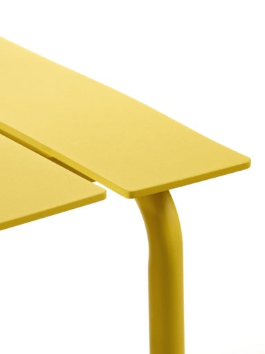 EETTAFEL S GEEL ALIGNED