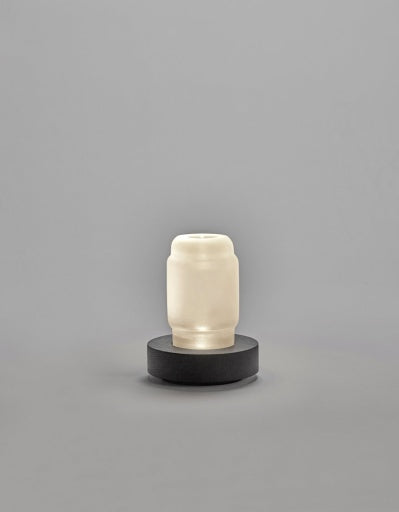 VASE/TABLE LAMP BLACK WHITE LUCE