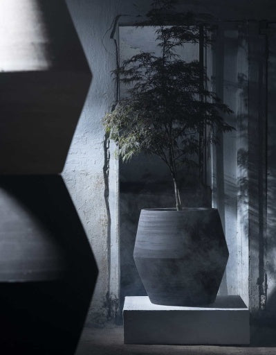 Serax - Marie Michielssen - PLANTENPOT 01 L ZWART CONSTRUCT