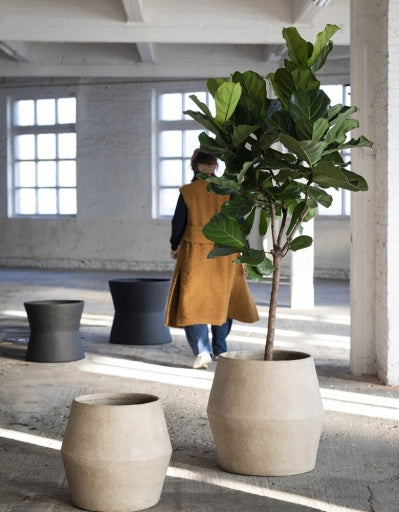Serax - Marie Michielssen - Plantenpot 01 S Bruin Construct
